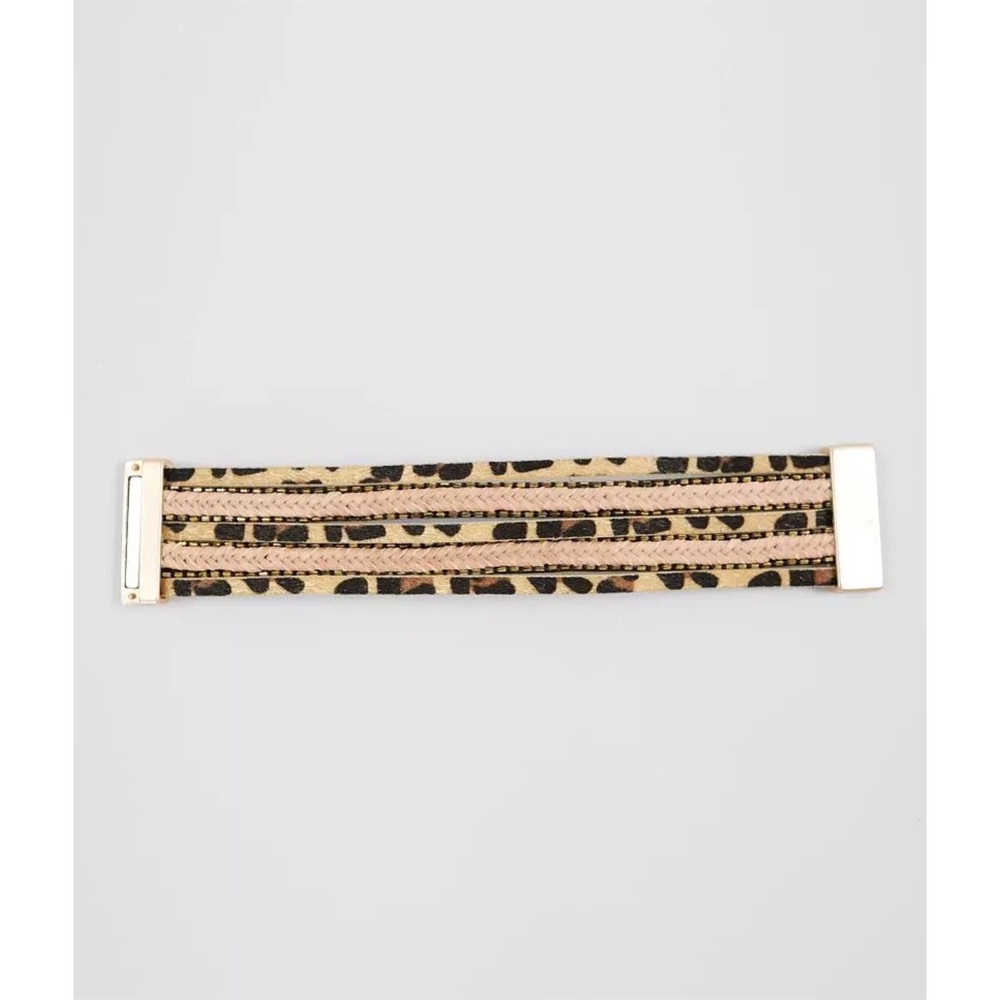 BKE Buckle Leopard Bracelet - Picture 2 of 6